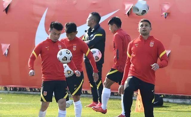 爱游戏体育-JackeyLove意外战胜拜仁，持续失利引爆全场！引发球迷热议-爱游戏体育